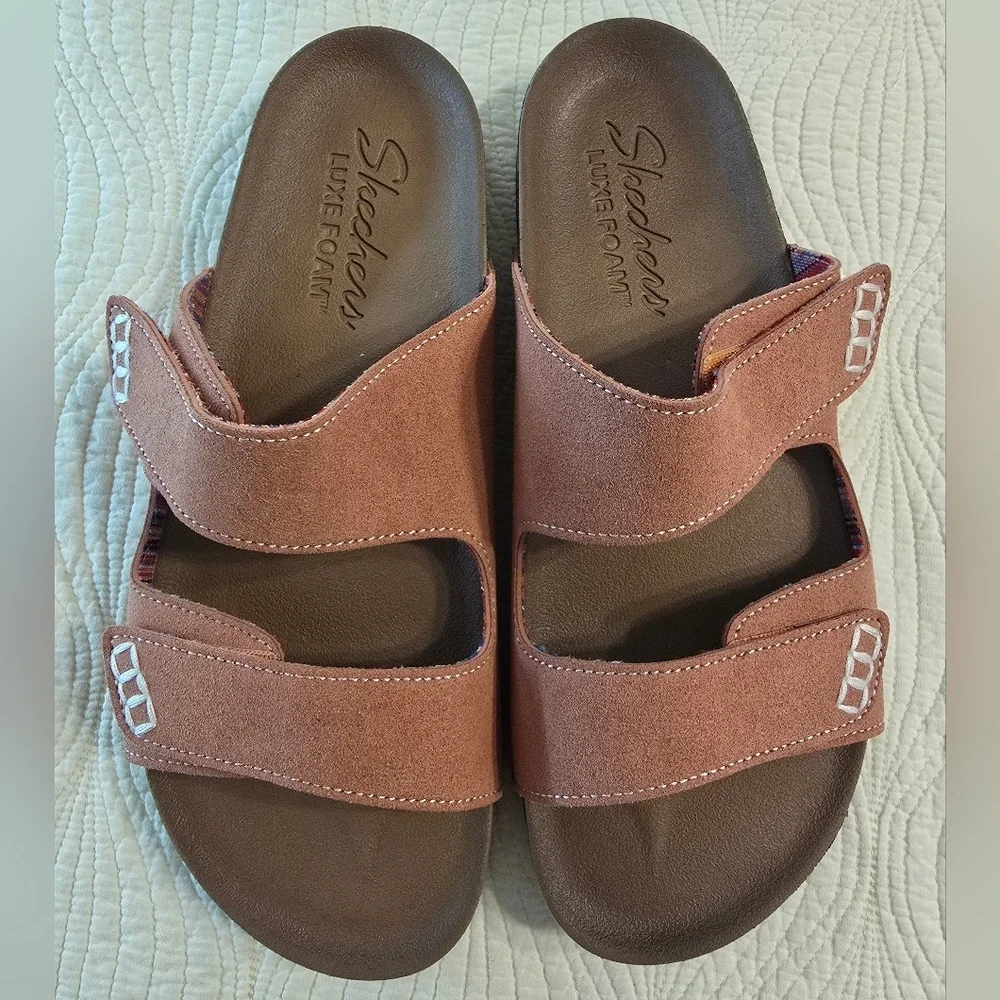 NIB Skechers Ladies Suede Adjustable Double-Strap Sandals In Coral